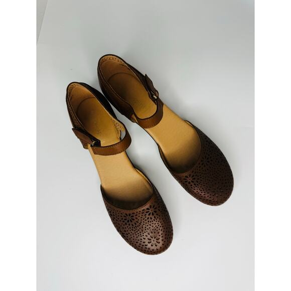 Easy Spirit Denita Hook & Loop Strap Mary Jane Pumps arc support comfy Heels 9.5 - Picture 4 of 8